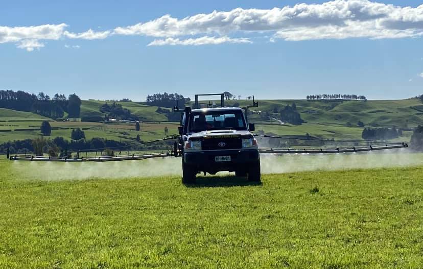 Hart Contracting spray ute at work on a Taranaki farm