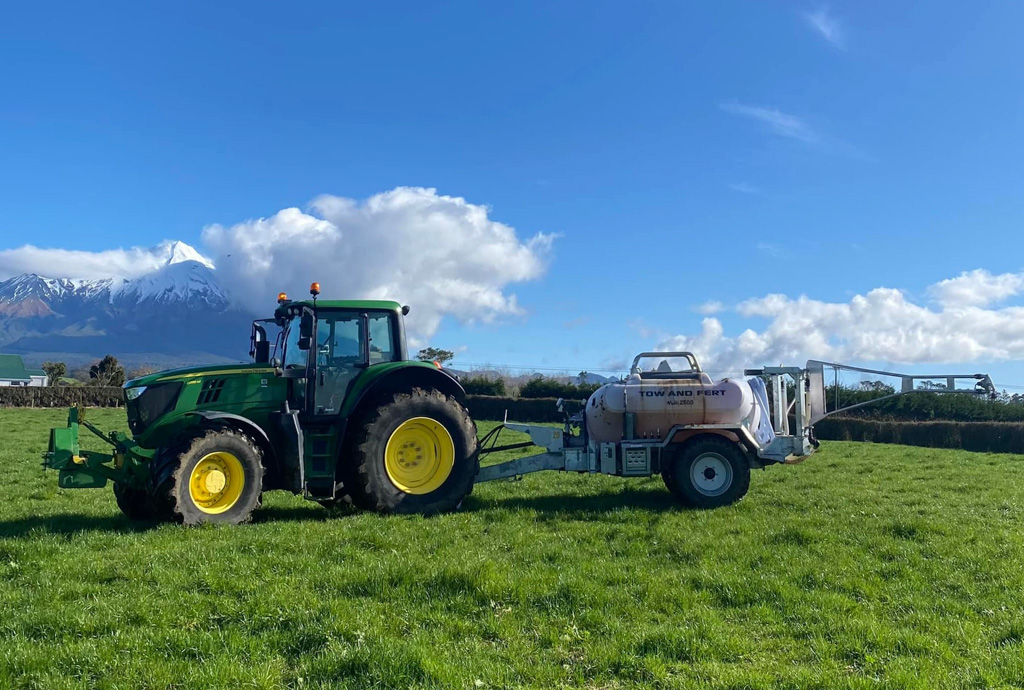 John Deere tractor applying liquid fertiliser